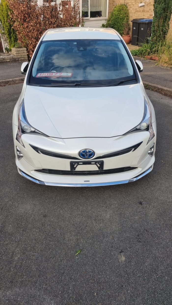 Toyota Prius White - Image 16