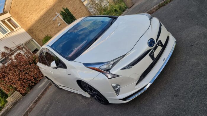 Toyota Prius White - Image 14
